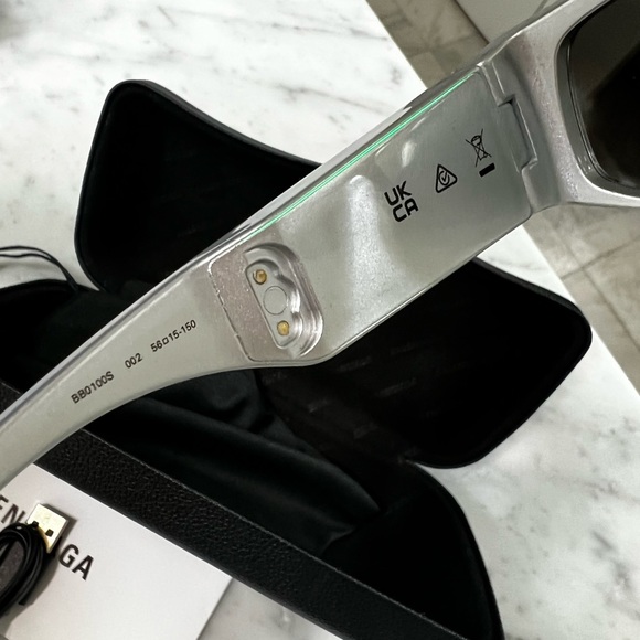 Balenciaga LED sunglasses in silver - Picture 9 of 15